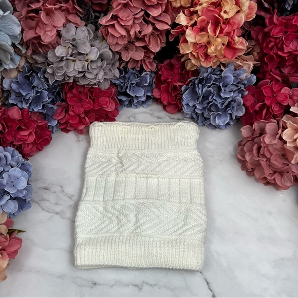 3 in 1 Fleece Lined Beanie Ring Scarf Ponytail Hat - Picture 4 of 16